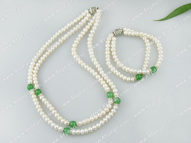 pearl aventurine necklace