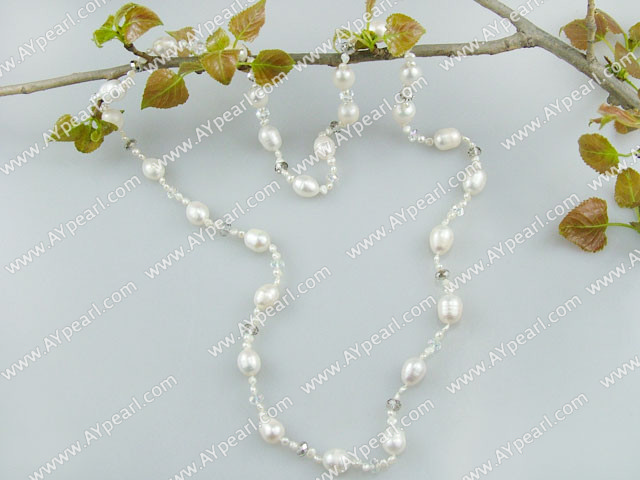 et collier de perles de cristal