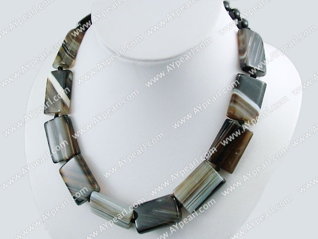 agete necklace