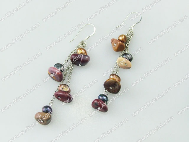 Pearl and stone earring