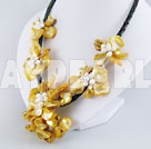 -pearl shell dyed necklace