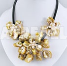 pearl shell dyed necklace