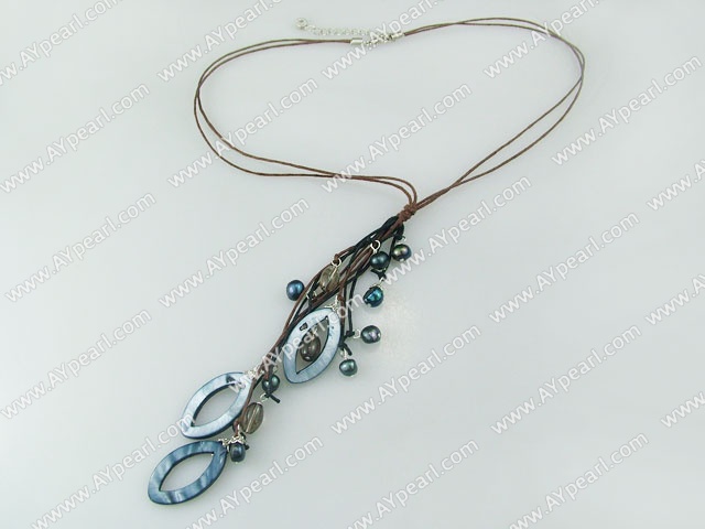 collier noir nacre