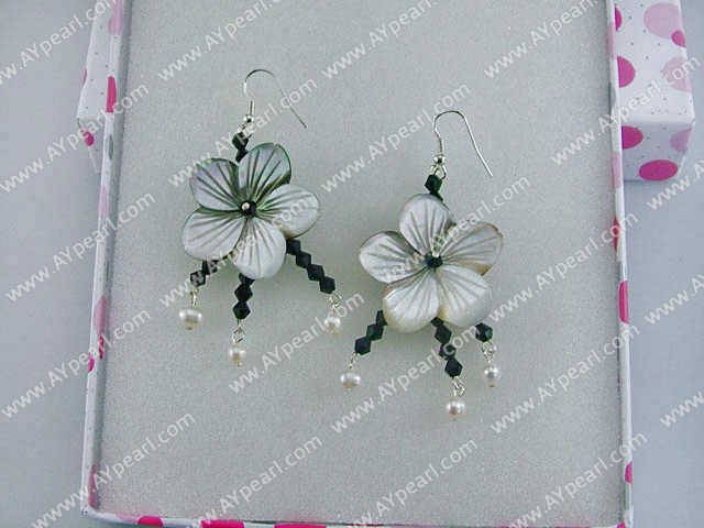 pearl shell earring