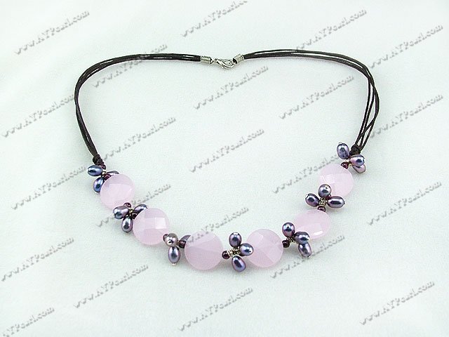 Crystal pearl necklace