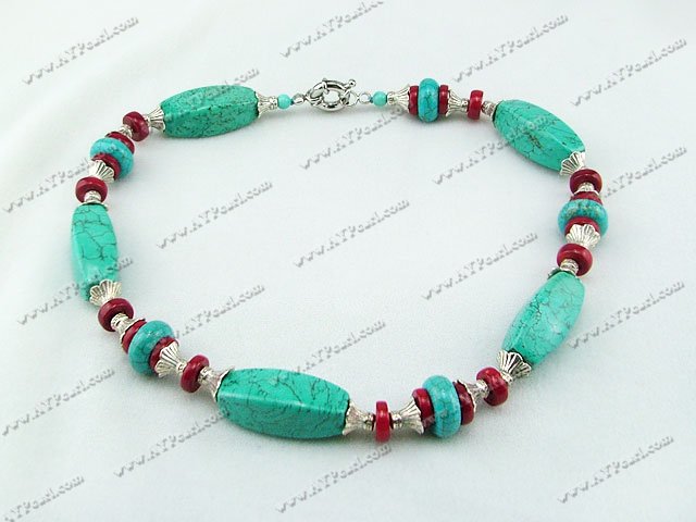 collier de turquoises de corail