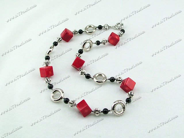 collier agate noire Coral