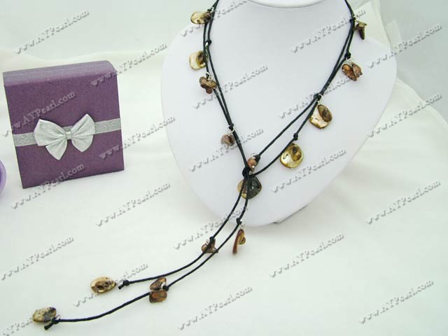 pearl shell necklace