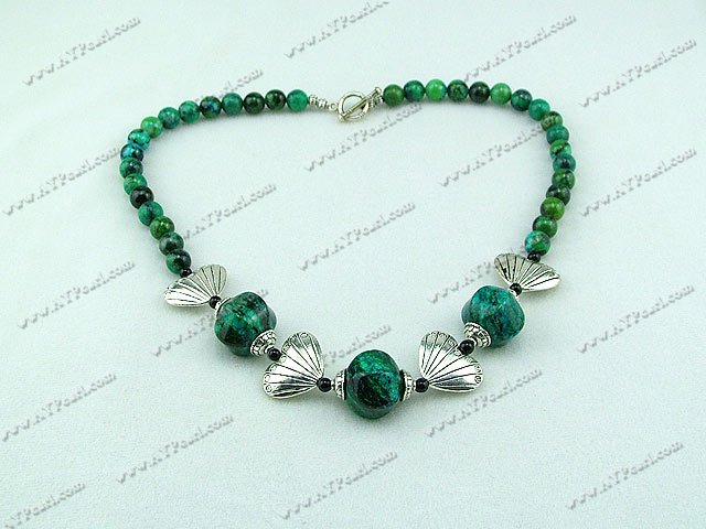 collier en pierre phenix