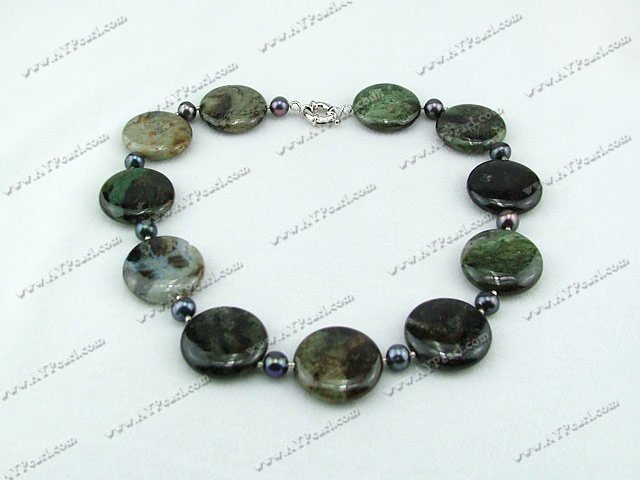 Collier de perles noires d'agate