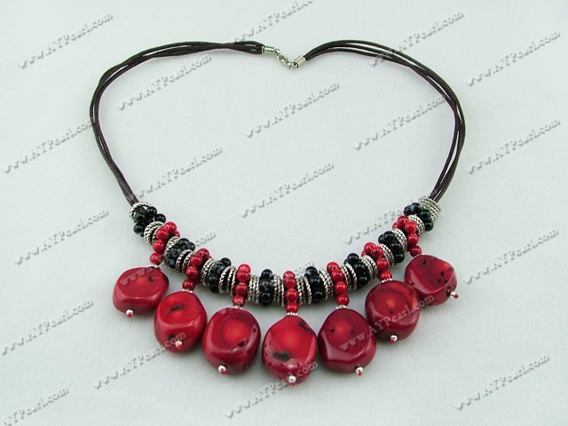 Coral Black Stone Halskette