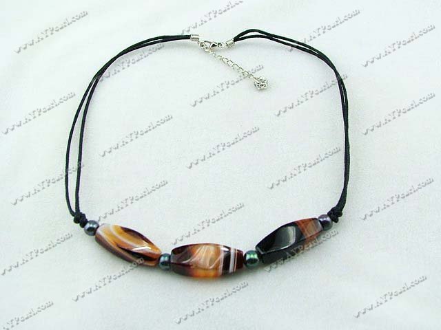 Collier de perles noires d'agate