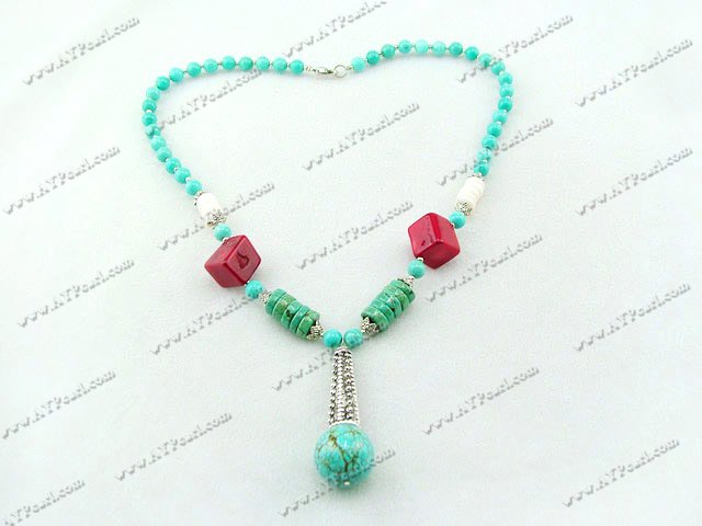 collier de turquoises de corail