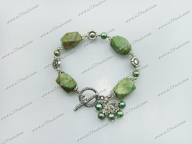 pearl green jade bracelet