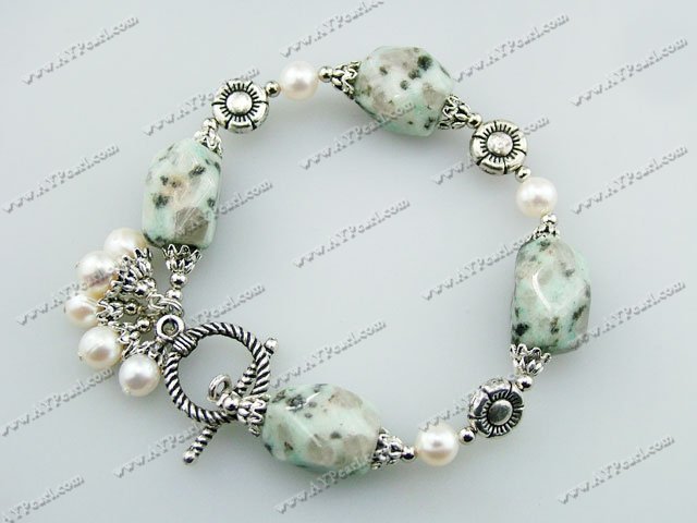 pearl spot stone bracelet