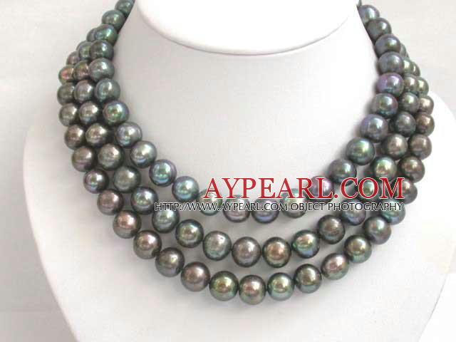 black pearl necklace