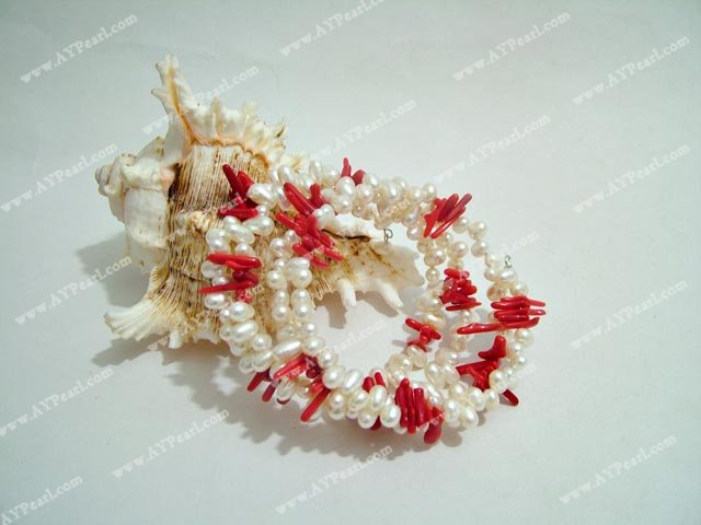 Pearl Coral rannerengas