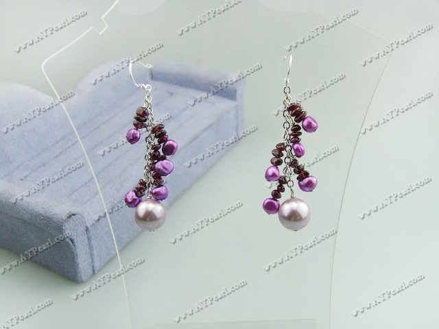 Seashell Bead Garnet Earring