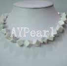 Howlite colier