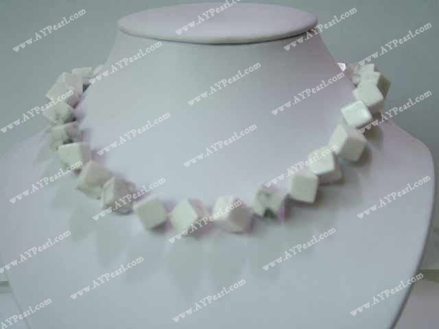 Howlite colier