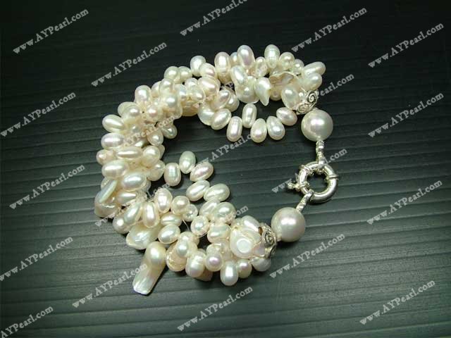 pearl bracelet