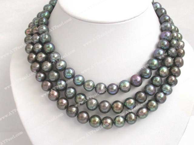 black pearl necklace