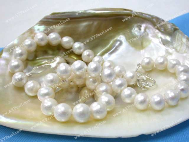 pearl necklace