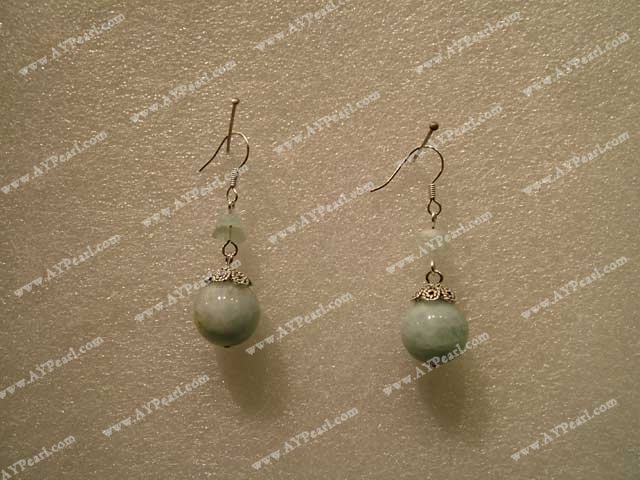 boucle d'oreille en pierre