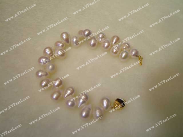 pearl bracelet