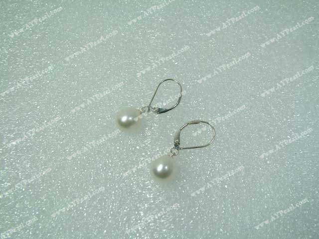 pearl earring